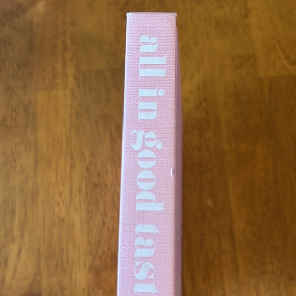 Kate Spade All in Good Taste Coffee Table book - Picture 4 of 7